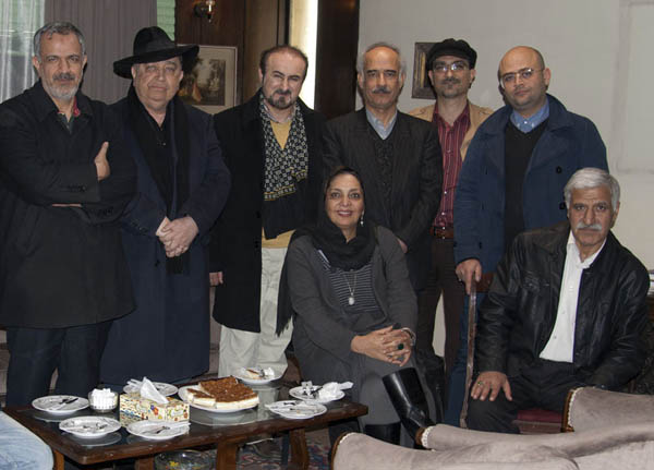 از چپ به راست: احمد مسجدجامعی، بهمن فرمان آرا، عبدالحسین مختاباد، و... پایین : منیژه حکمت