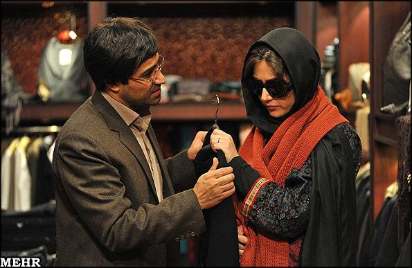لطفاً مزاحم نشوید. به کارگردانی محسن عبدالوهاب. تهیه کننده فیلم اعلام کرده به دلیل قرار گرفتن فیلم در بخش فیلم های اول و دوم فیلم را از جشنواره فجر خارج می کند