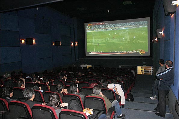 نمایش فوتبال در سینماها