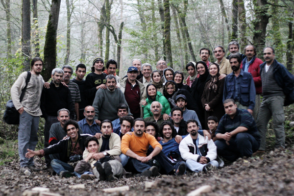 عکس های زیادی از پشت صحنه سینمای ایران گرفته می شود، اما واقعاً چه کسانی پشت پرده سینمای ایران هستند؟