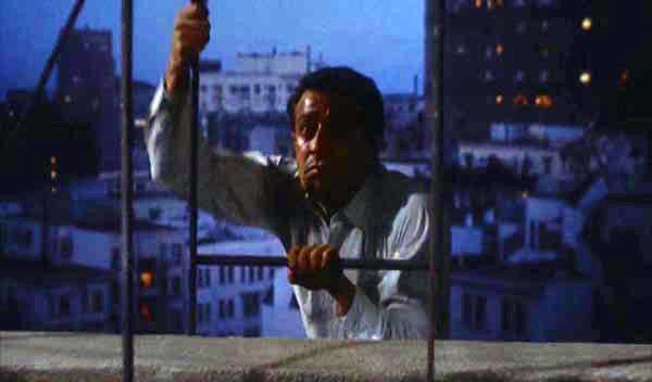 نخستین نما در فیلم سرگیجه ساخته آلفرد هیچکاک. آیا این مرد یک ایرانی است؟