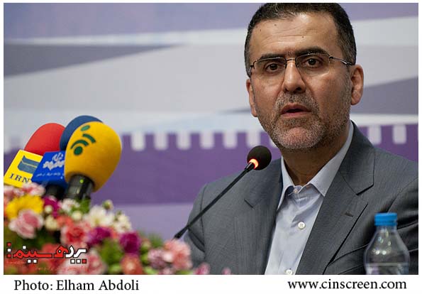 دکتر ایوبی در حال سخنرانی در مراسم بازگشایی خانه سینمای ایران