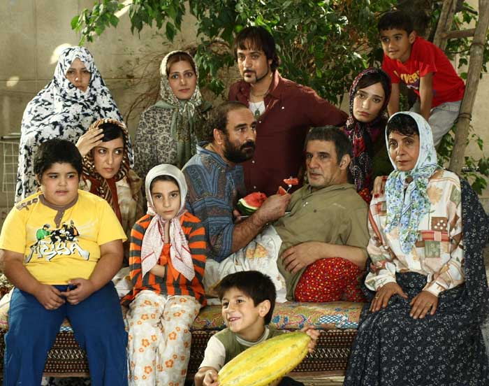 نمایی از فیلم هیچ. عکس یادگاری از بازیگران سینمای ایران