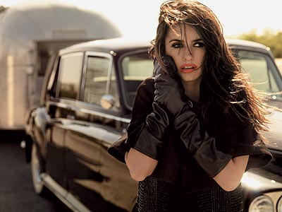 پنه لوپه کروز در راهروی مشاهیر هالیوود صاحب ستاره شد