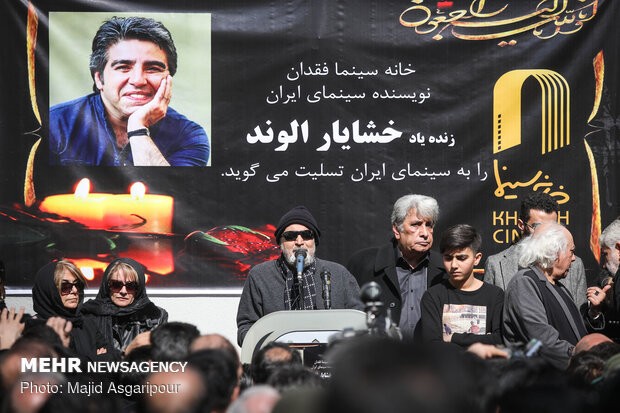 وداع تلخ با سلطان خنده/ تشییع پیکر خشایار الوند