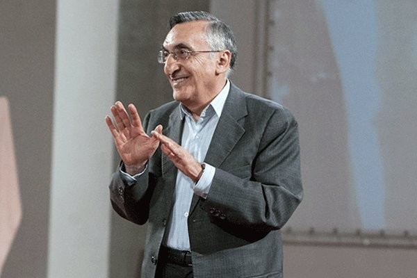 او هیچ‌کس را ندارد؛ درخواستی برای کامران فانی