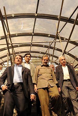 عنوان «ورودی تئاتر شهر» در ایستگاه مترو چهارراه ولیعصر درج شد 