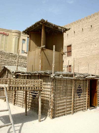 بادگیرهای ایرانی بر فراز مركز گسترش سینمای مستند و تجربی