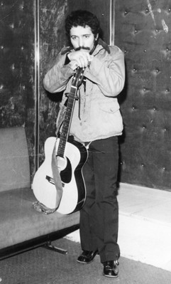 بهاریه: بوی عیدی، بوی توپ. . . بی آن صدای نجیب