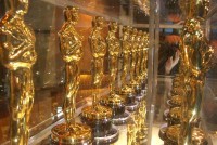 دانیل دی‌لوئیس و جنیفر لاورنس جوایز اسکار را اعطا می‌کنند