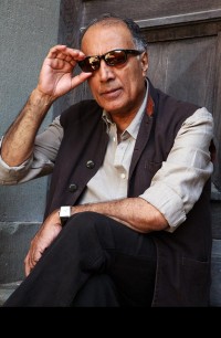 عباس كیارستمی:  فیلمنامه «رونوشت برابر اصل» را مثل همیشه به فارسی نوشتم