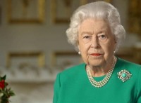 مرگ ملکه ساخت سریال «تاج» را متوقف کرد